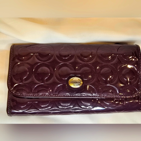 Coach Patent Leather Wallet EUC - Picture 1 of 9